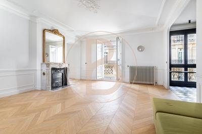 Appartement - 138 m² - 5 pièces