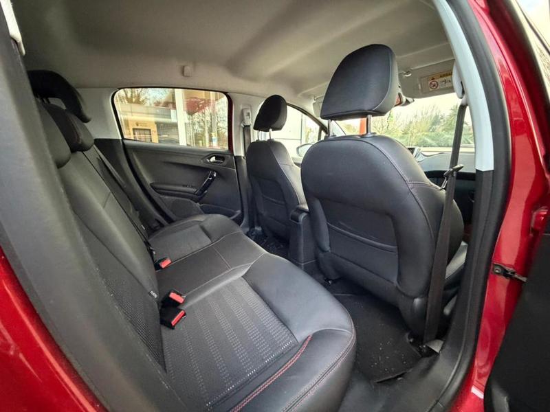 Peugeot 208 Gt Line 1.5 Bluehdi 102 Ch Garantie 6 Mois / Reprise Possible