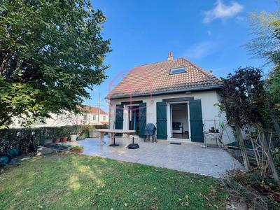 Maison - 140 m² - 7 pièces