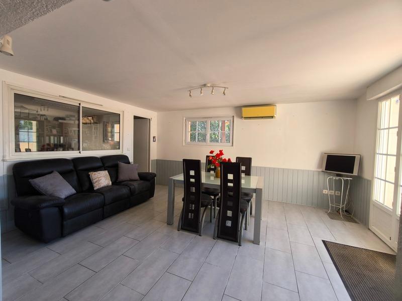 Maison - 239 m² - 10 pièces