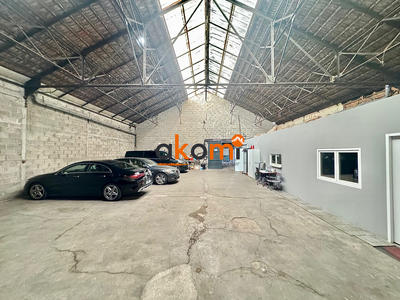 Entrepôt - 315 m²