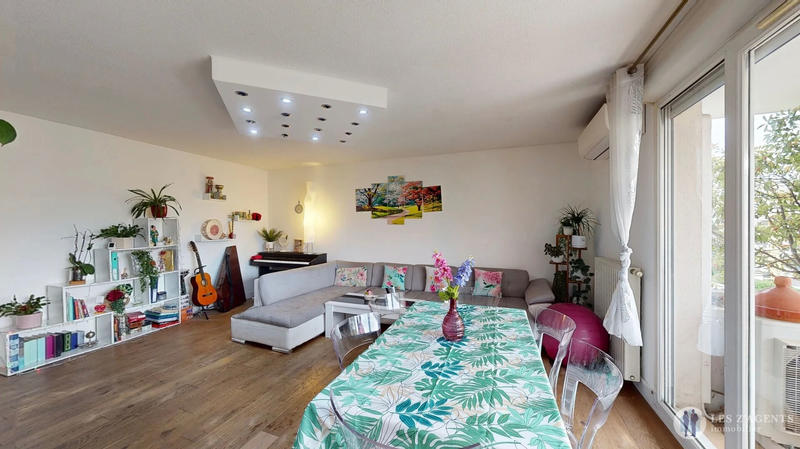 Appartement - 96 m² - 5 pièces