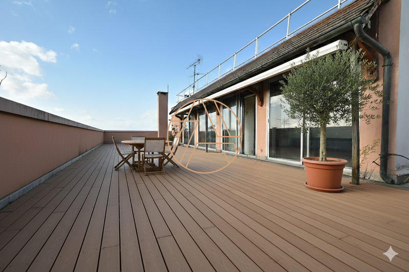 Appartement - 150 m² - 6 pièces