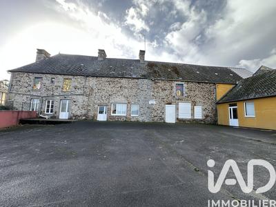 Maison de village - 760 m² - 10 pièces