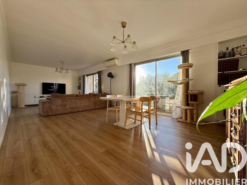 Appartement - 97 m² - 3 pièces