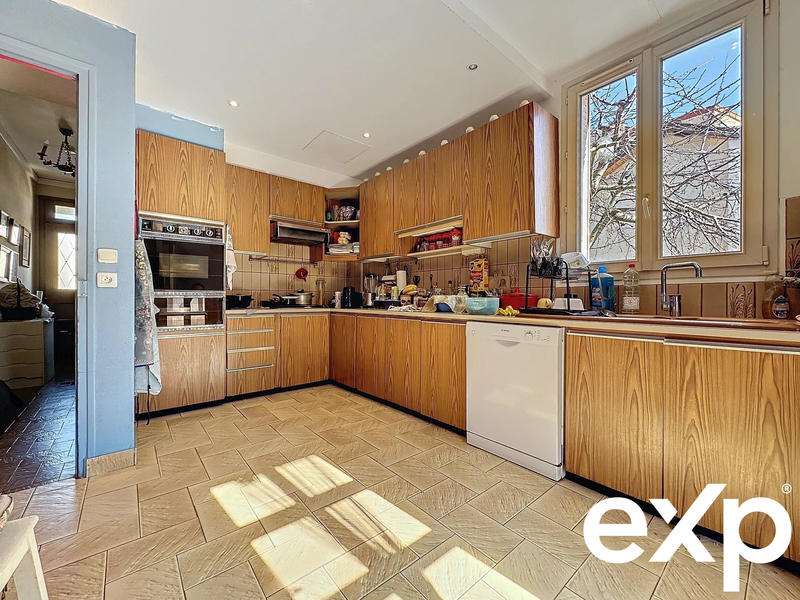 Maison - 186 m² - 7 pièces