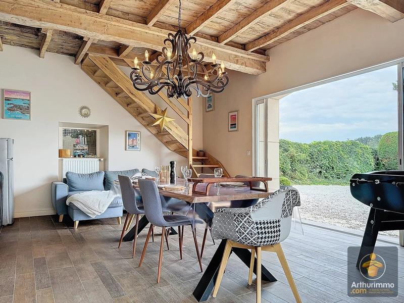 Maison - 210 m² - 6 pièces