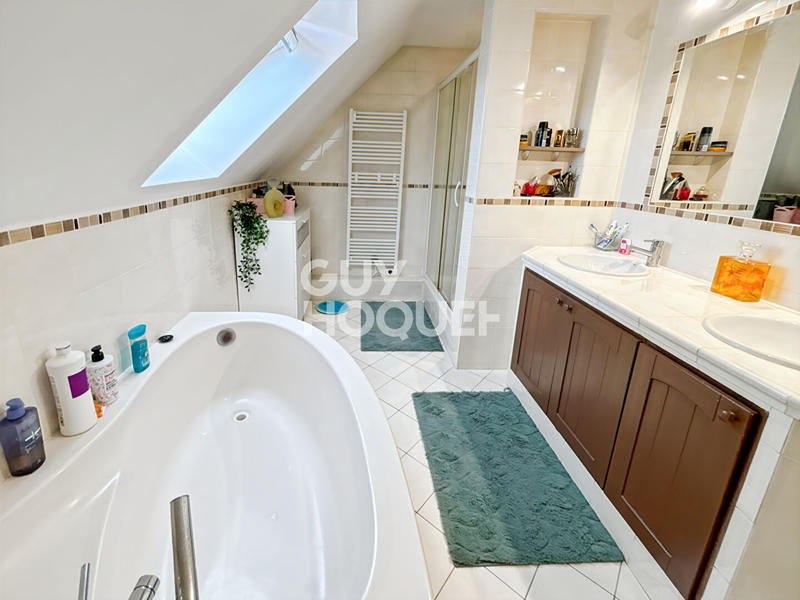 Maison - 110 m² - 6 pièces