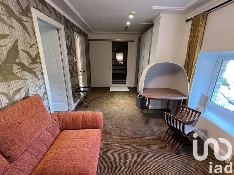 Maison - 670 m² - 20 pièces