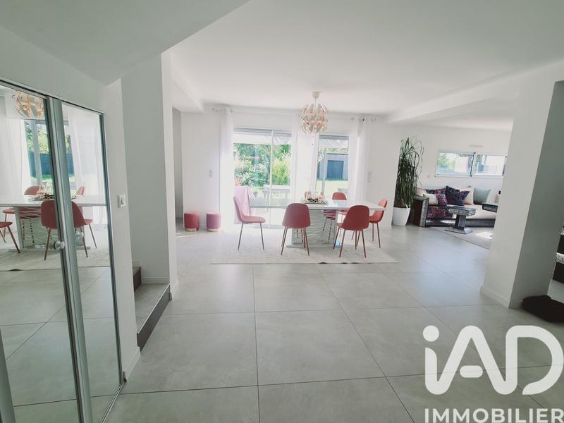 Maison - 169 m² - 7 pièces