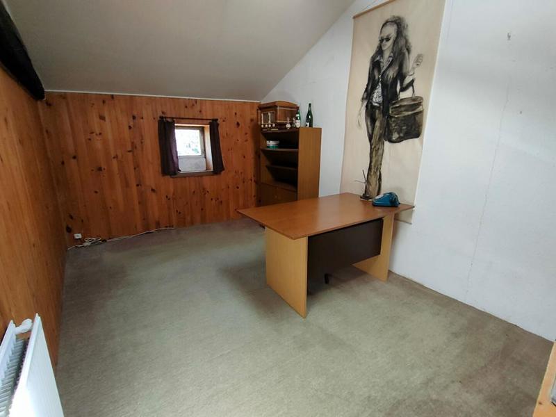 Maison - 187 m² - 8 pièces