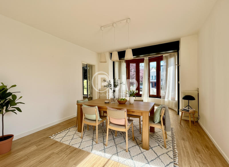 Maison - 94 m² - 6 pièces