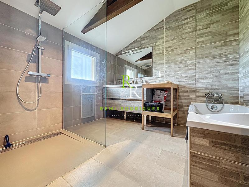 Villa - 143 m² - 5 pièces