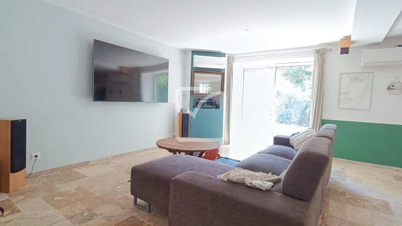 Maison - 203 m² - 6 pièces