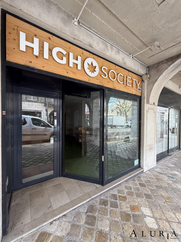 Local commercial - 47 m² - 3 pièces