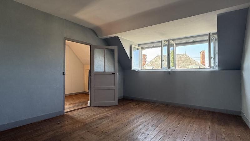 Maison - 137 m² - 7 pièces