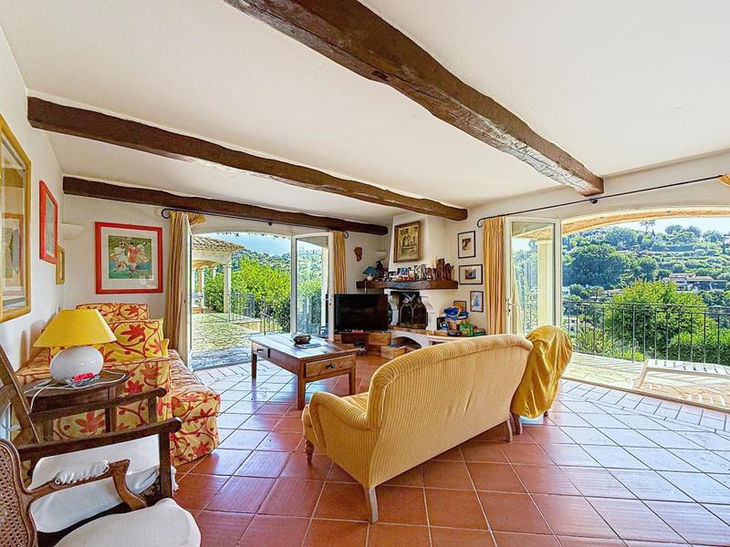 Maison chambre d'hôtes - 545 m² - 18 pièces