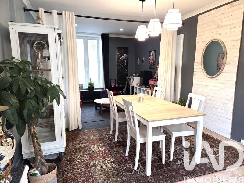 Maison - 214 m² - 9 pièces