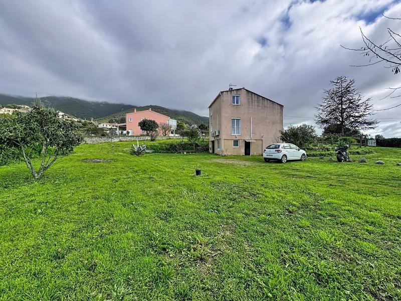 Maison - 101 m² - 4 pièces