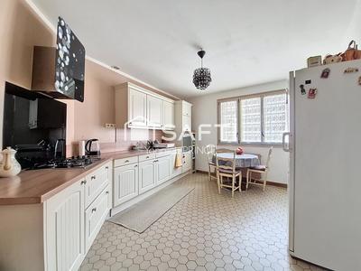 Maison - 178 m² - 7 pièces