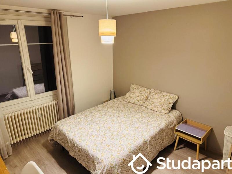 Chambre - 11 m² - 1 pièce