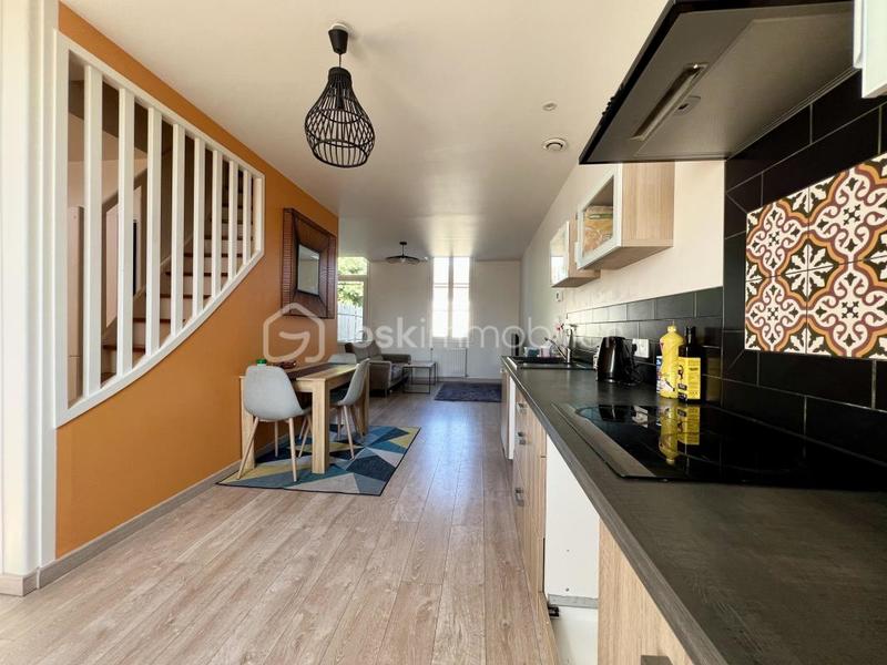 Maison - 213 m² - 9 pièces