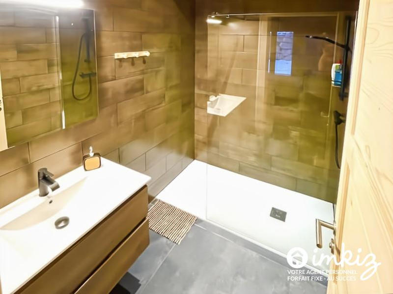 Maison - 220 m² - 9 pièces