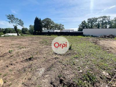 Terrain constructible - 672 m²
