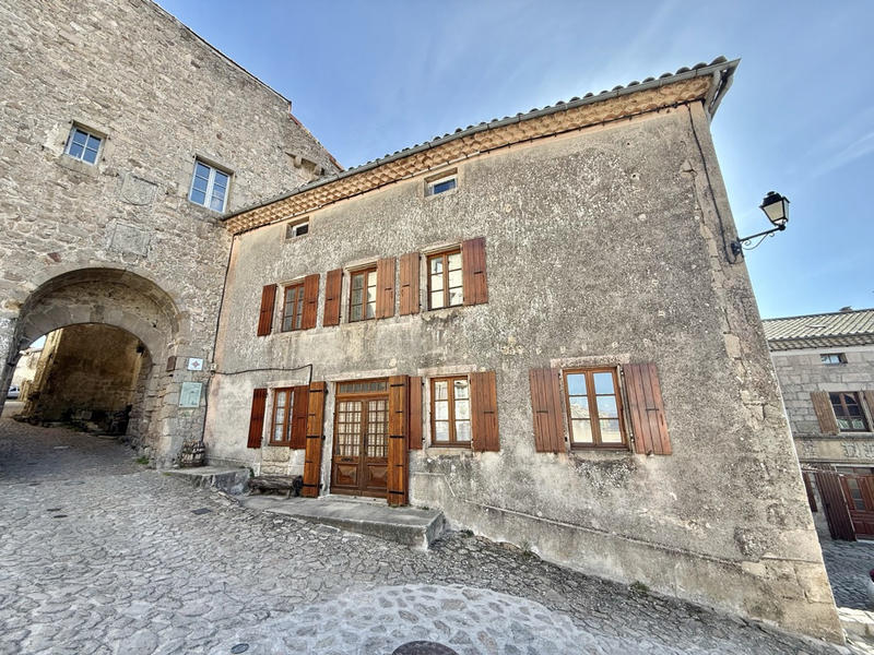 Maison - 157 m² - 8 pièces