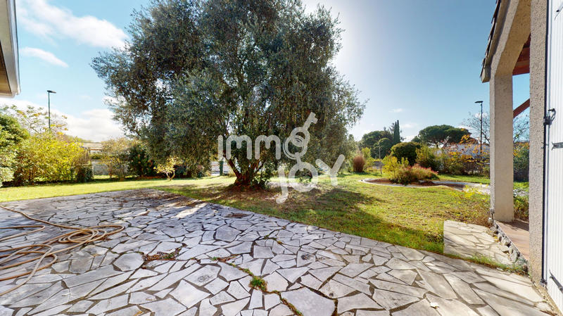 Maison - 220 m² - 8 pièces