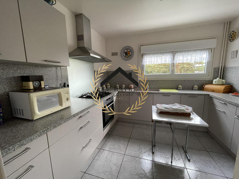 Maison - 96 m² - 4 pièces