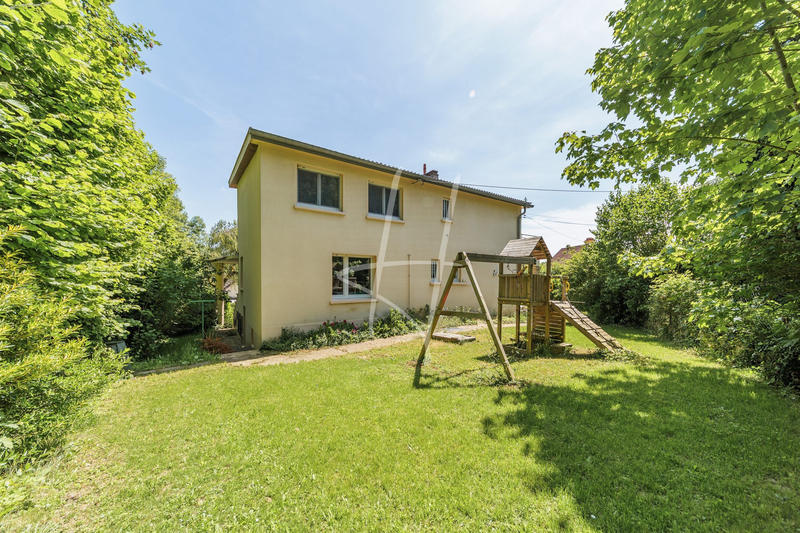 Villa - 223 m² - 8 pièces