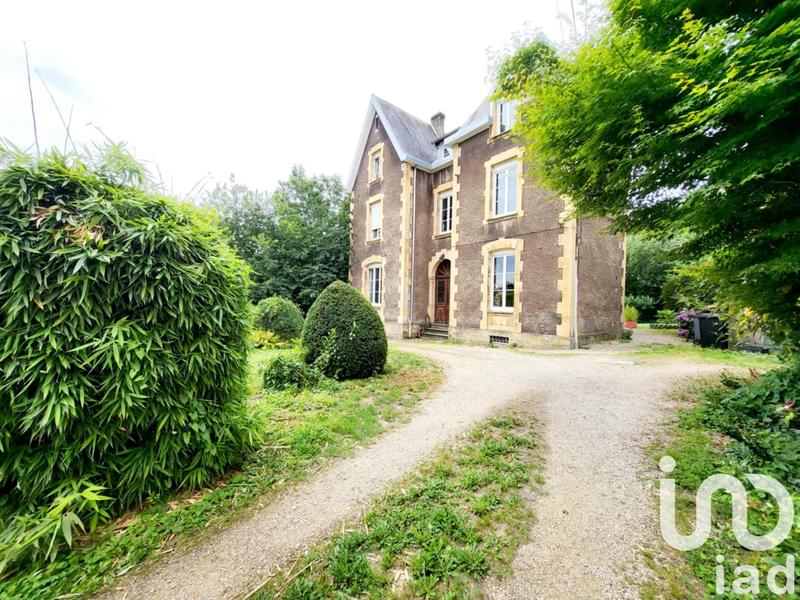 Maison - 210 m² - 10 pièces