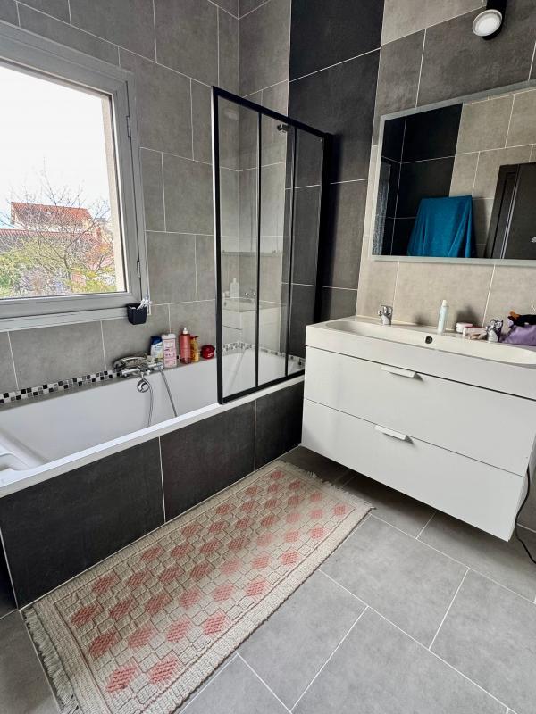 Maison - 223 m² - 7 pièces