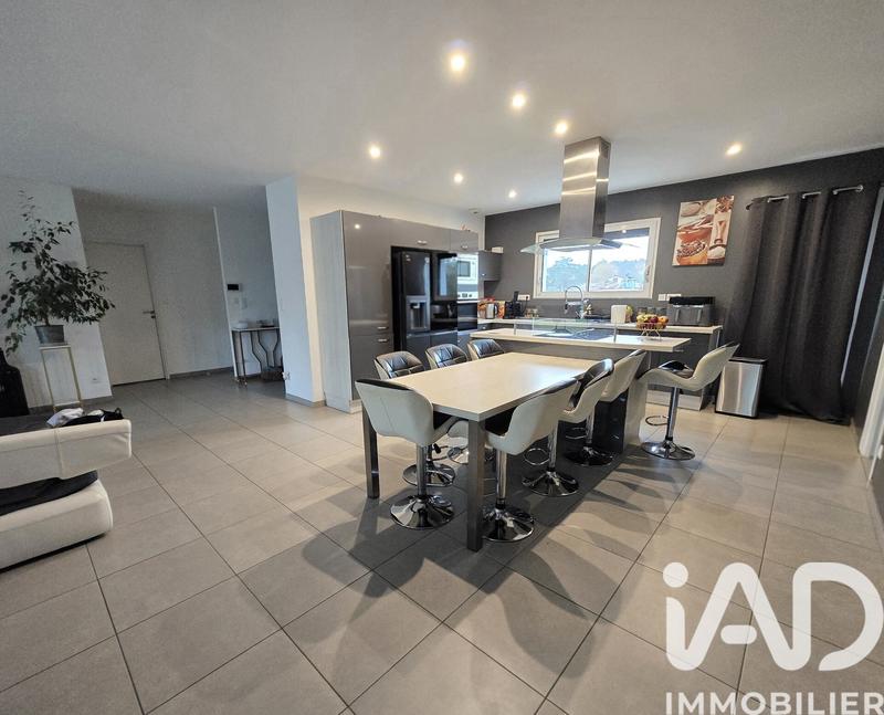 Maison - 167 m² - 7 pièces