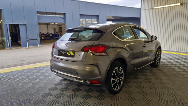 Ds Ds 4 Bluehdi 120 Ss Bvm6 Connected Chic