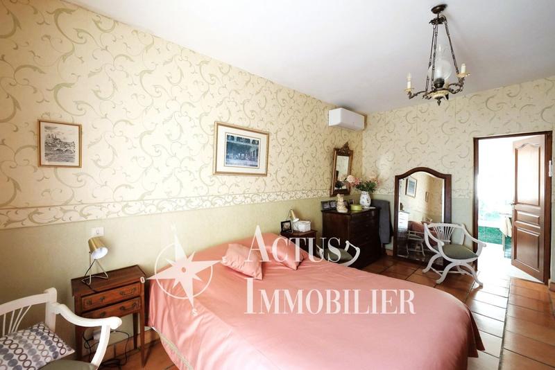 Maison - 209 m² - 6 pièces