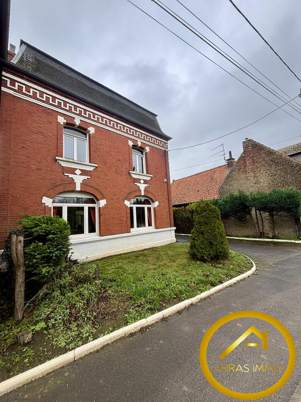 Maison - 192 m² - 6 pièces