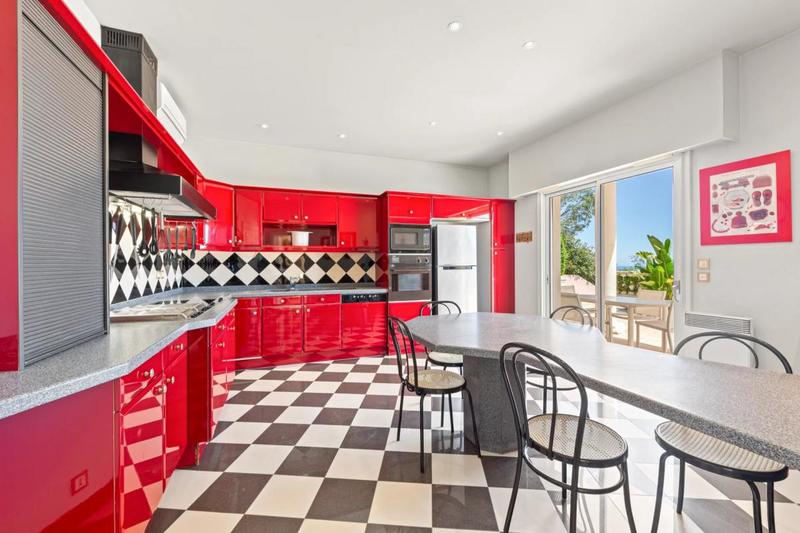 Villa - 284 m² - 6 pièces