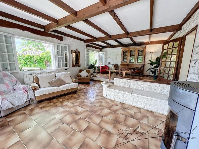 Maison - 190 m² - 10 pièces