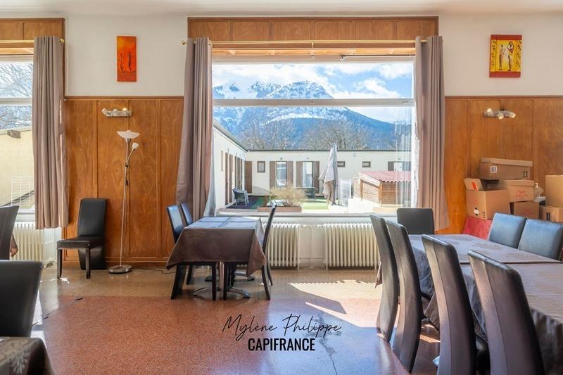 Local commercial - 586 m² - 16 pièces