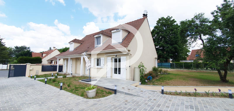 Maison - 180 m² - 8 pièces