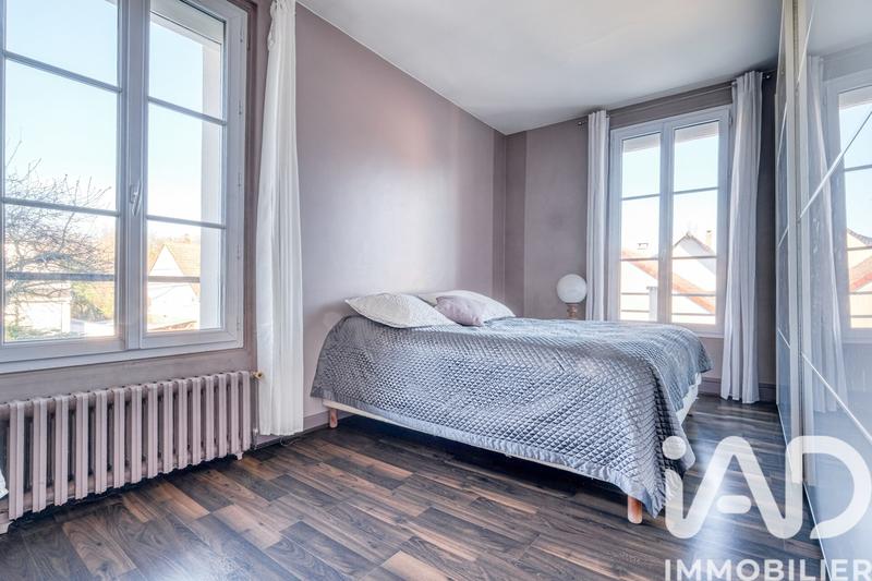 Maison - 218 m² - 9 pièces