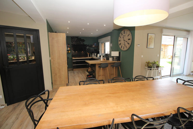 Maison - 163 m² - 6 pièces