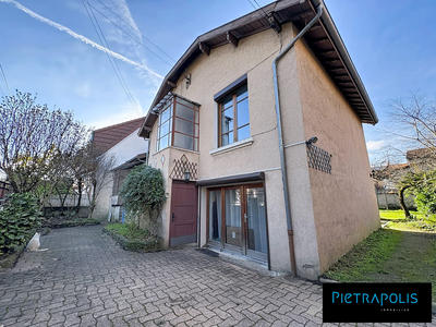 Maison traditionnelle - 123 m² - 6 pièces