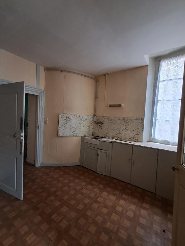 Maison ancienne - 179 m² - 8 pièces