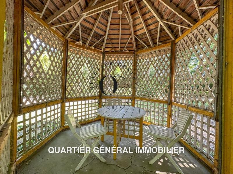 Maison de maîtres - 300 m² - 6 pièces