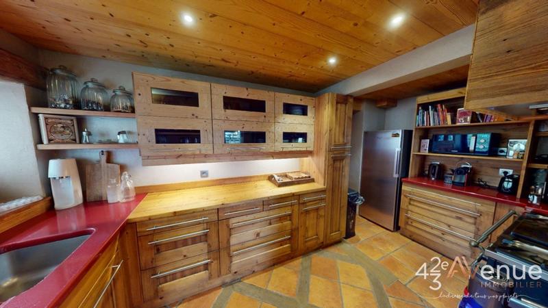 Maison - 298 m² - 9 pièces