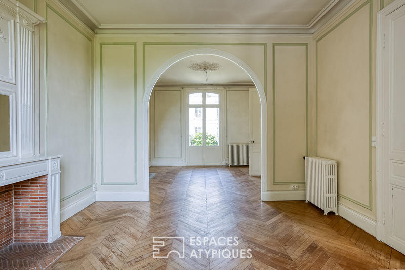 Maison - 323 m² - 12 pièces