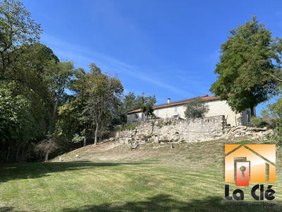 Maison ancienne - 286 m² - 8 pièces